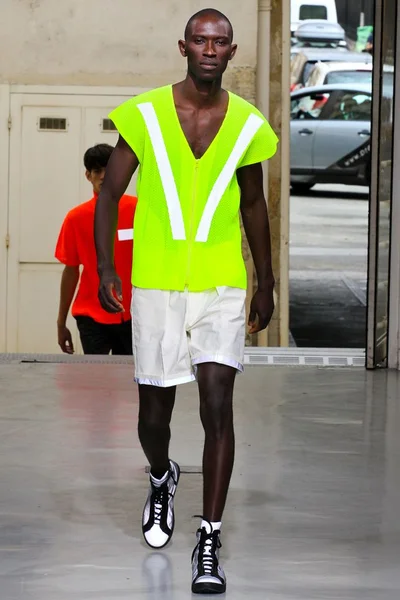 Look 29